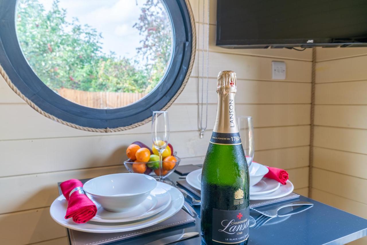 Laburnum Farm Estate Villa Alderton  Eksteriør billede